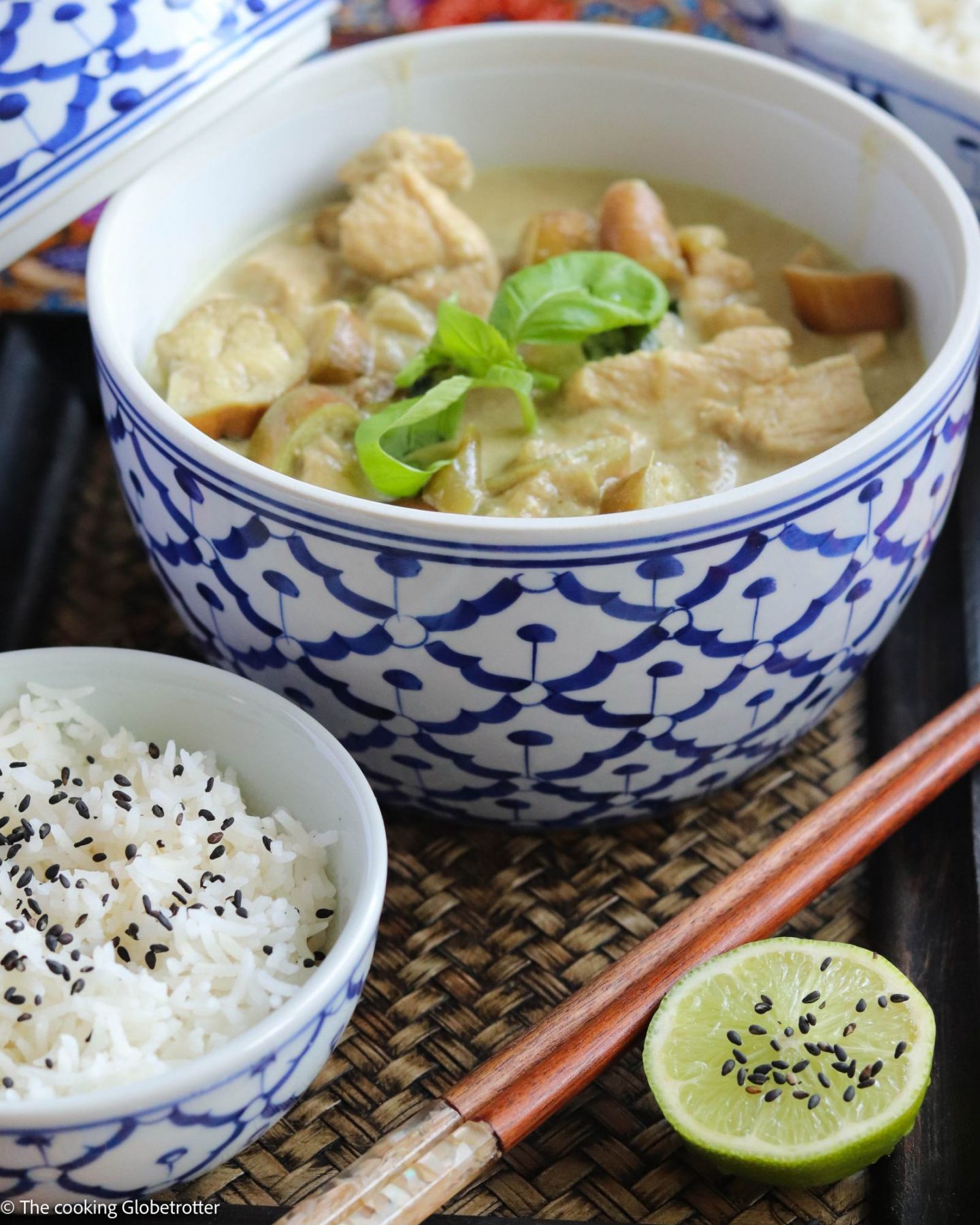 Grünes Thai Curry mit Huhn und Aubergine: ein einfaches und schnelles Rezept für das beste Curry aus Thailand mit selbstgemachter Curry Paste oder gekaufter.